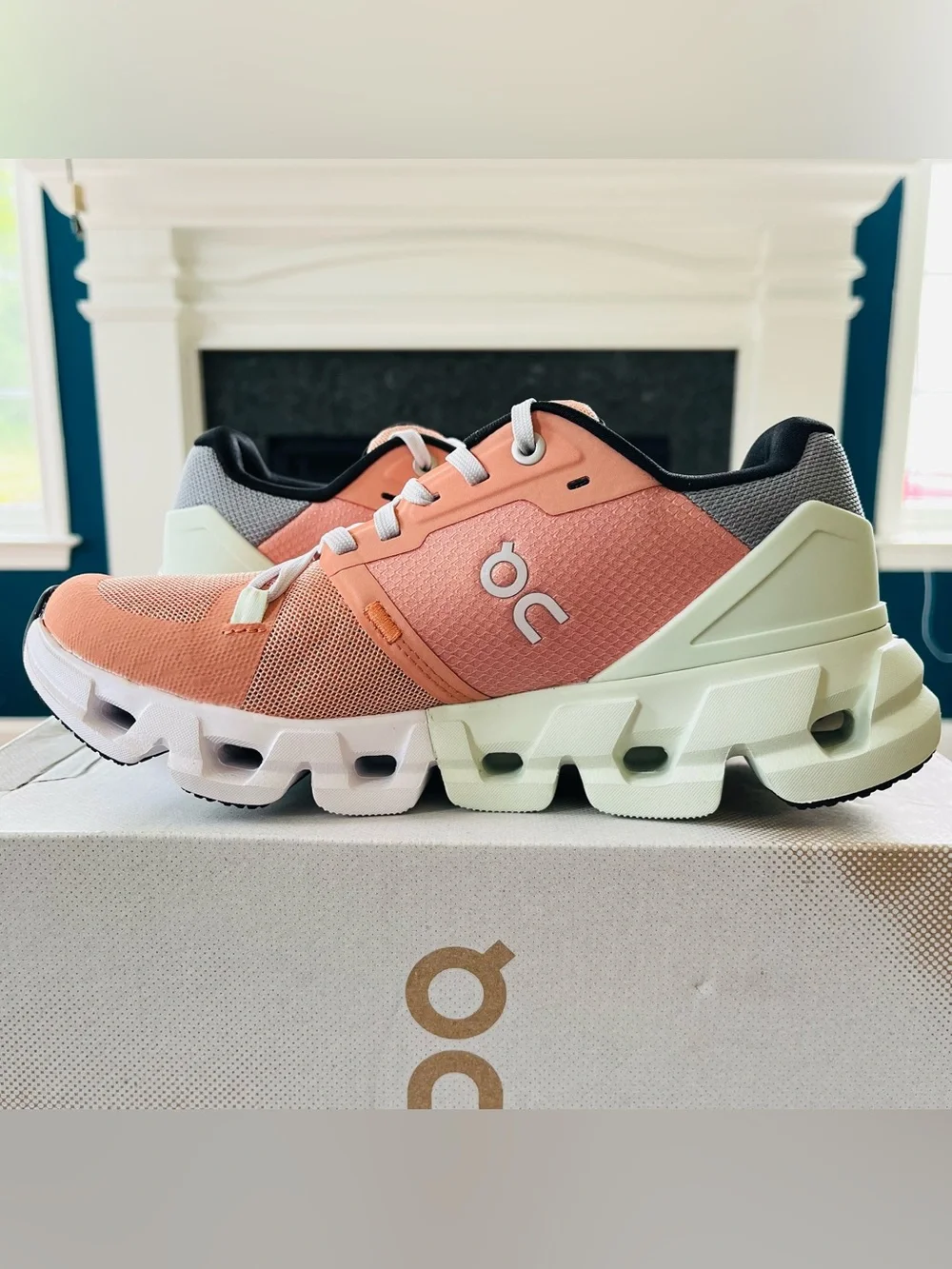 On Cloudflyer 4 Women's Sneakers Running Shoes Peach Aloe 71.98669 - Picture 2 of 6